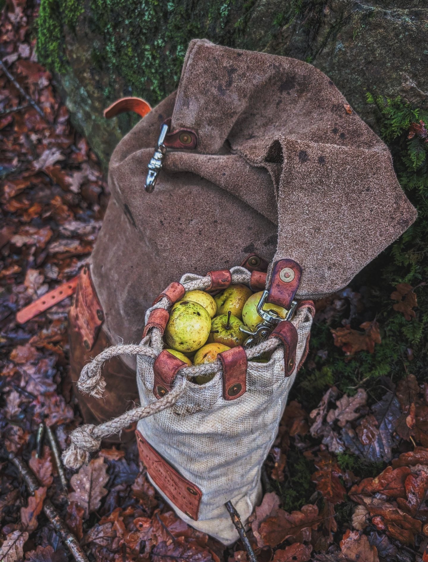 Foraging pouch/ dump bag