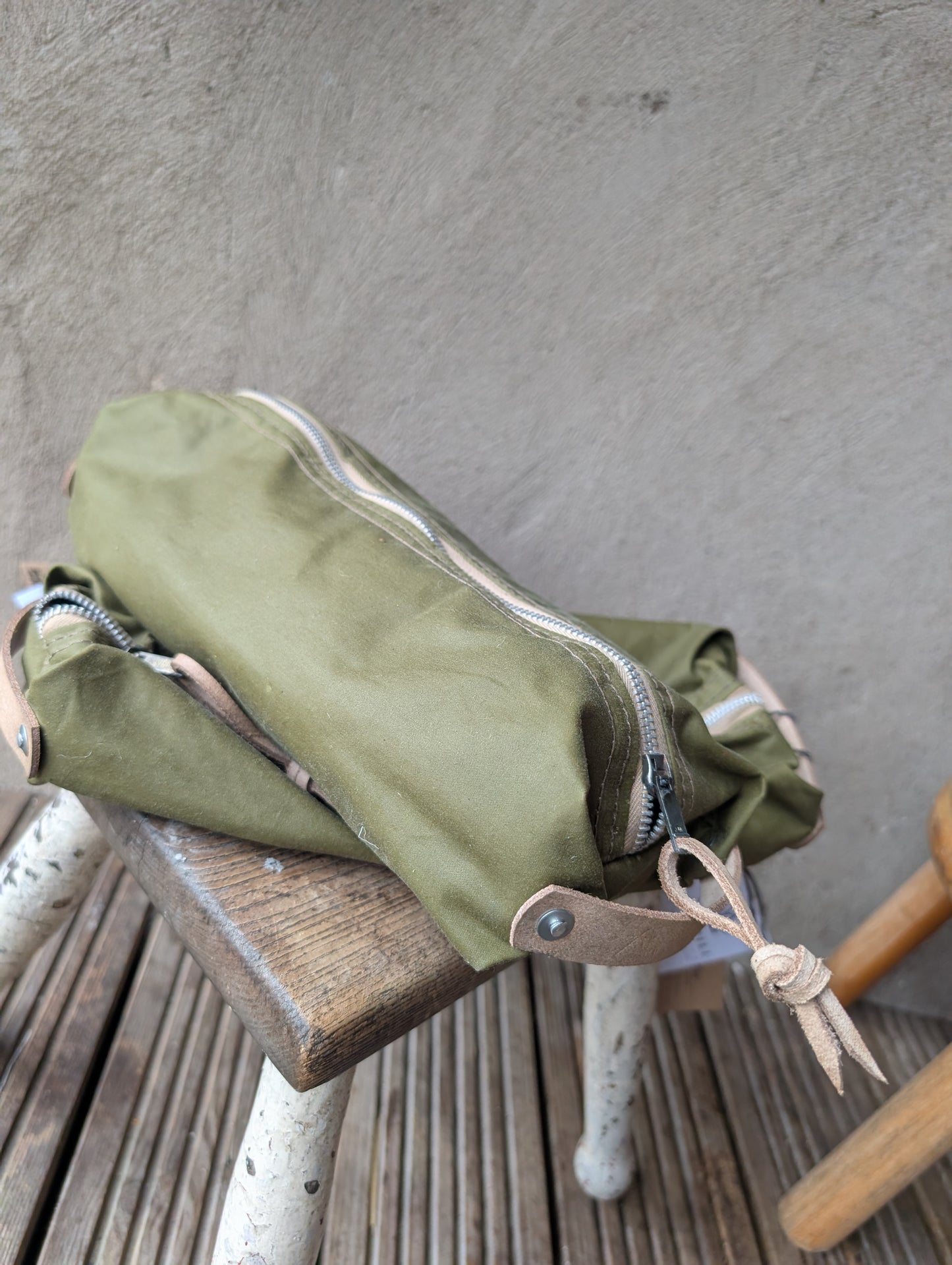 Dopp bag, double-layer waxed canvas packing cube with leather handles