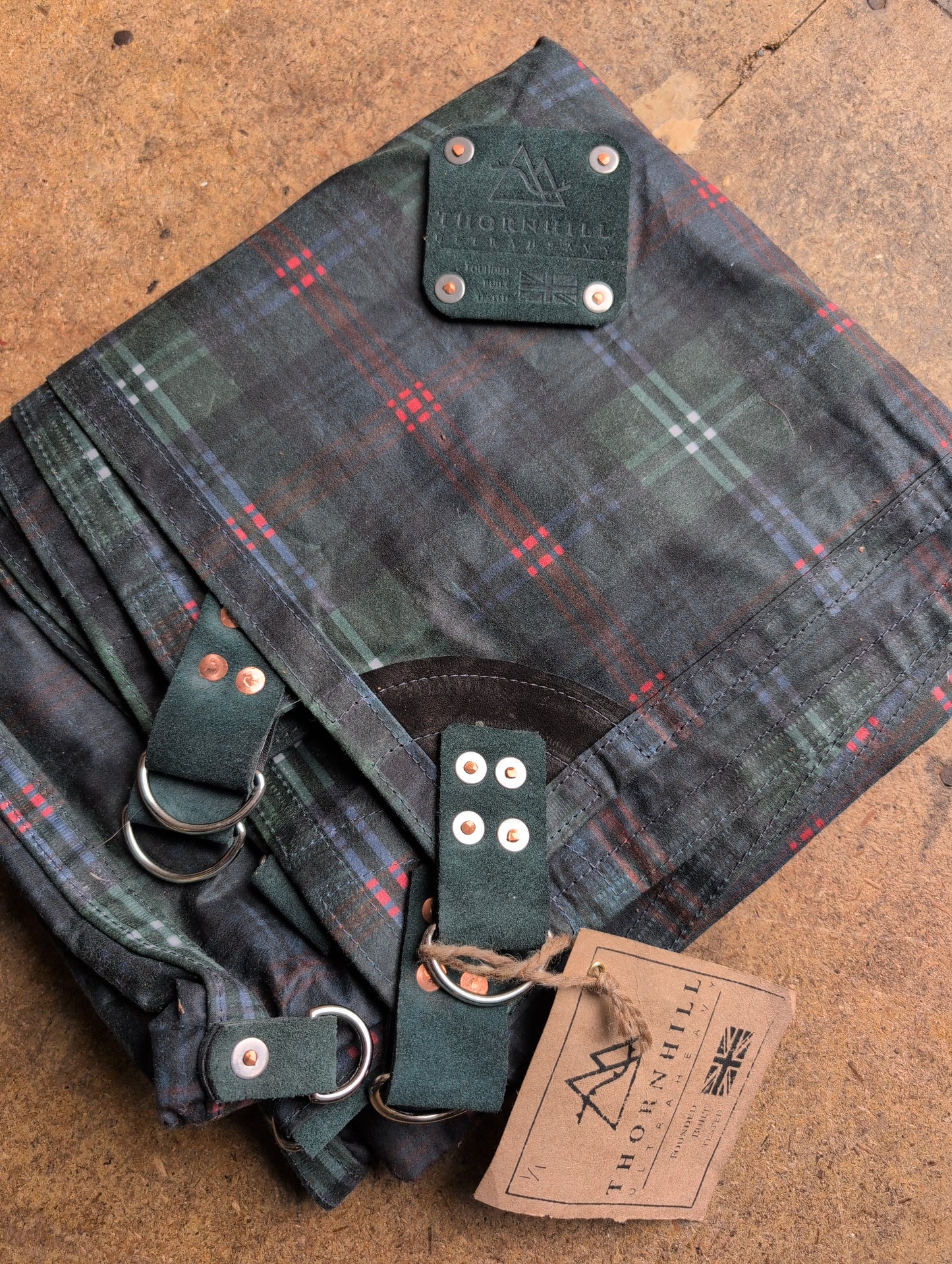 SALE: 8' x 8' simple classic tarp, TARTAN / GREEN