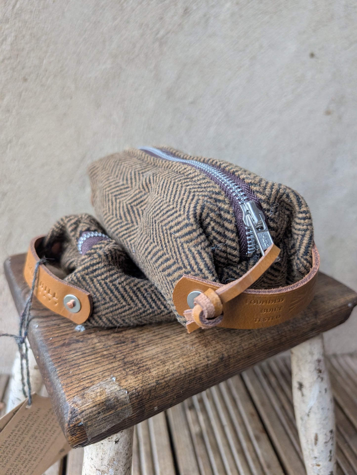 Sale Harris Tweed Wool 'n' wax dopp bag, double-lined with leather handles
