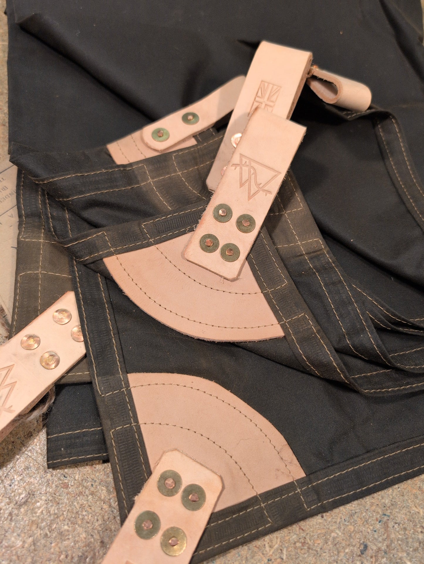 4m x 4m XL CLASSIC tarp, waxed canvas & leather tie outs