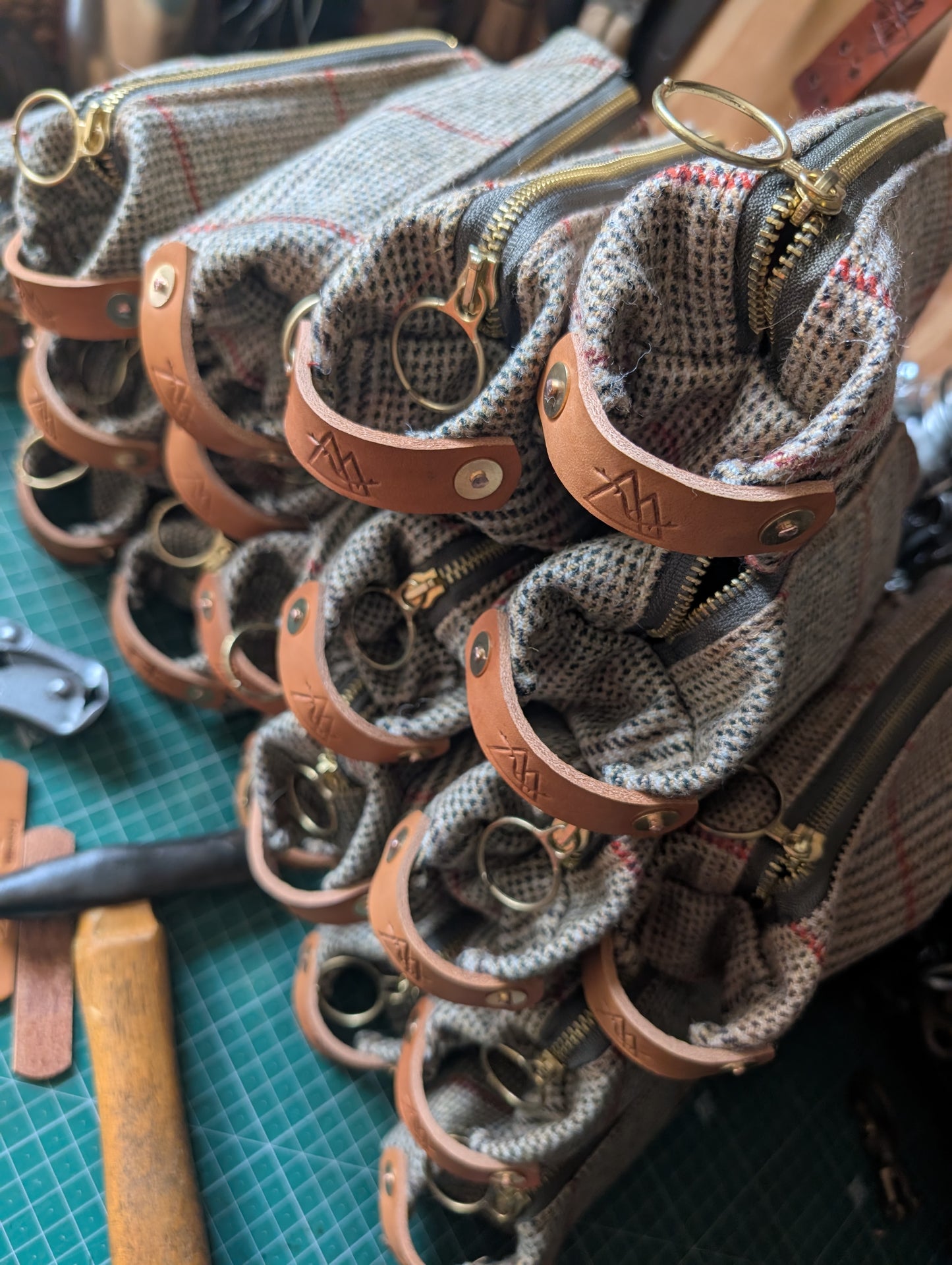 Wool 'n' wax  dopp bag, double-lined with leather handles