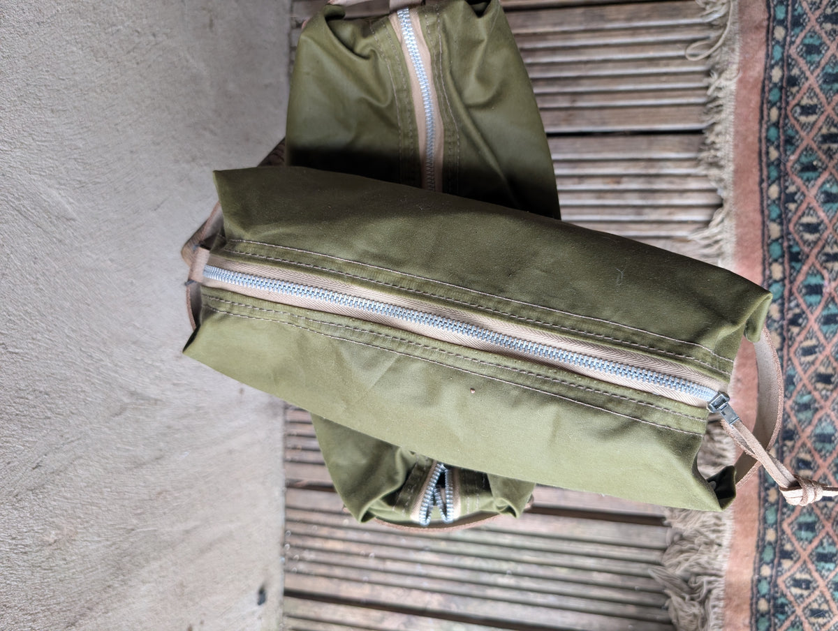 Dopp bag, double-layer waxed canvas packing cube with leather handles