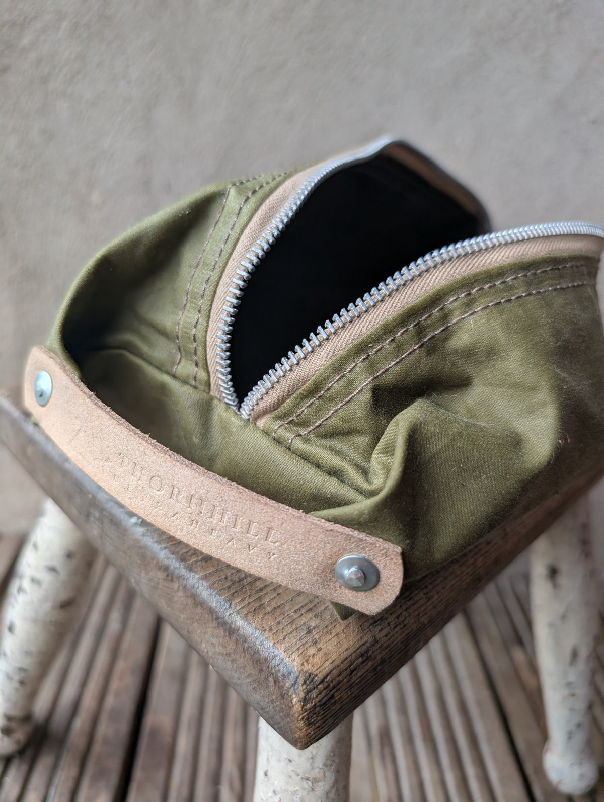 Dopp bag, double-layer waxed canvas packing cube with leather handles