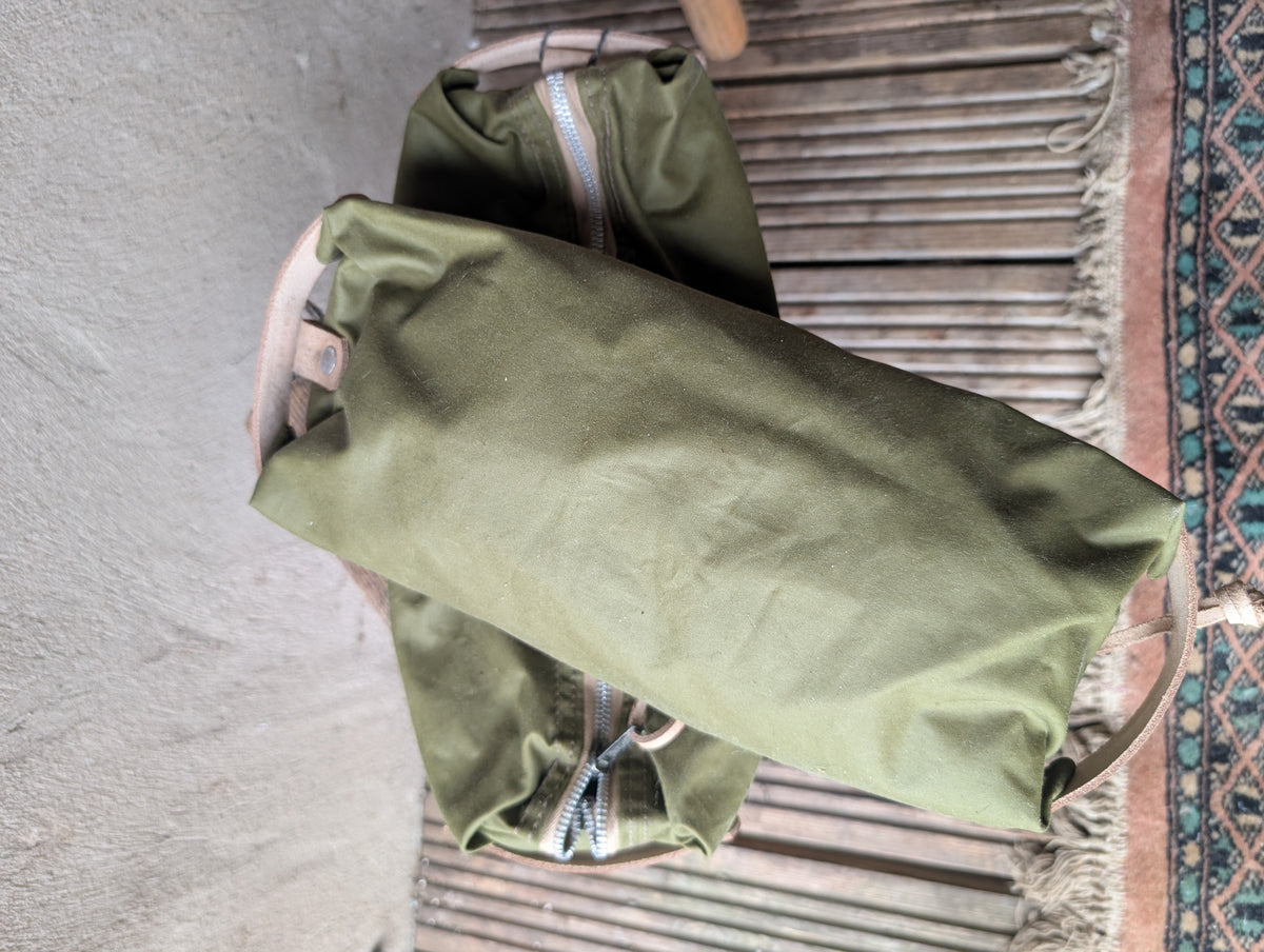 Dopp bag, double-layer waxed canvas packing cube with leather handles