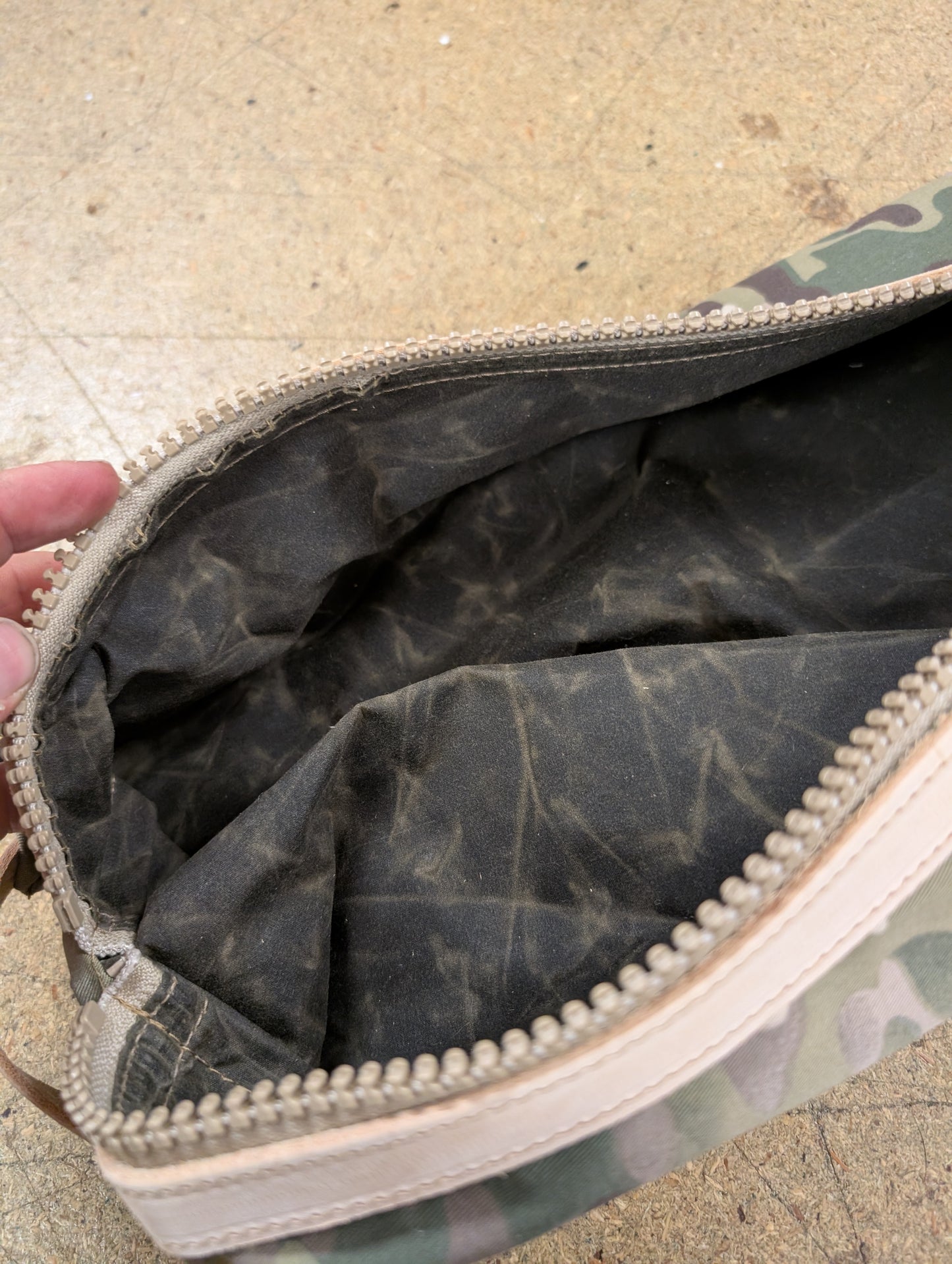 MTP large dopp bag, double-lined with leather handlesbamd trim