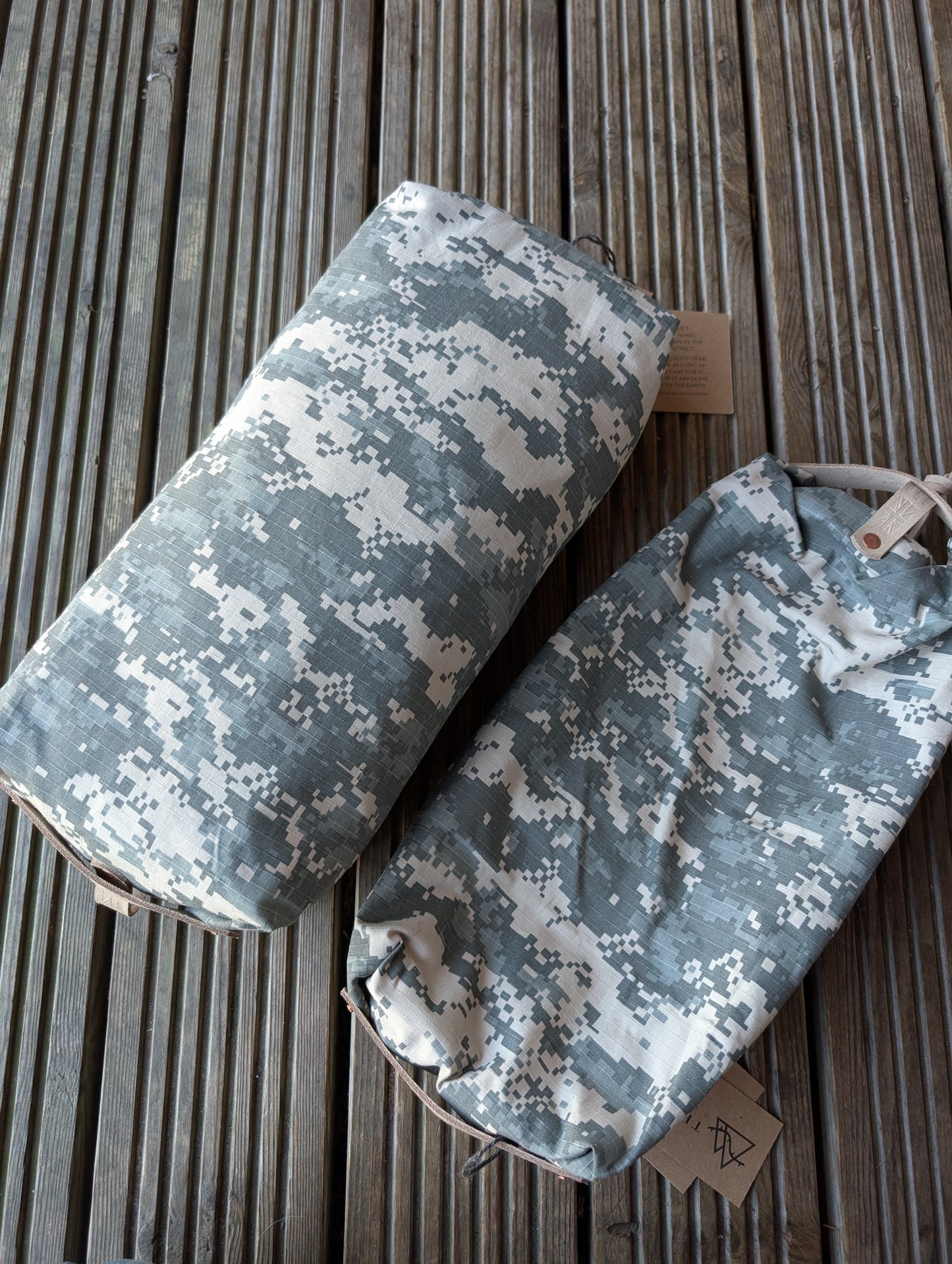 Digital camouflage large dopp bag, double-lined with leather handles and trim