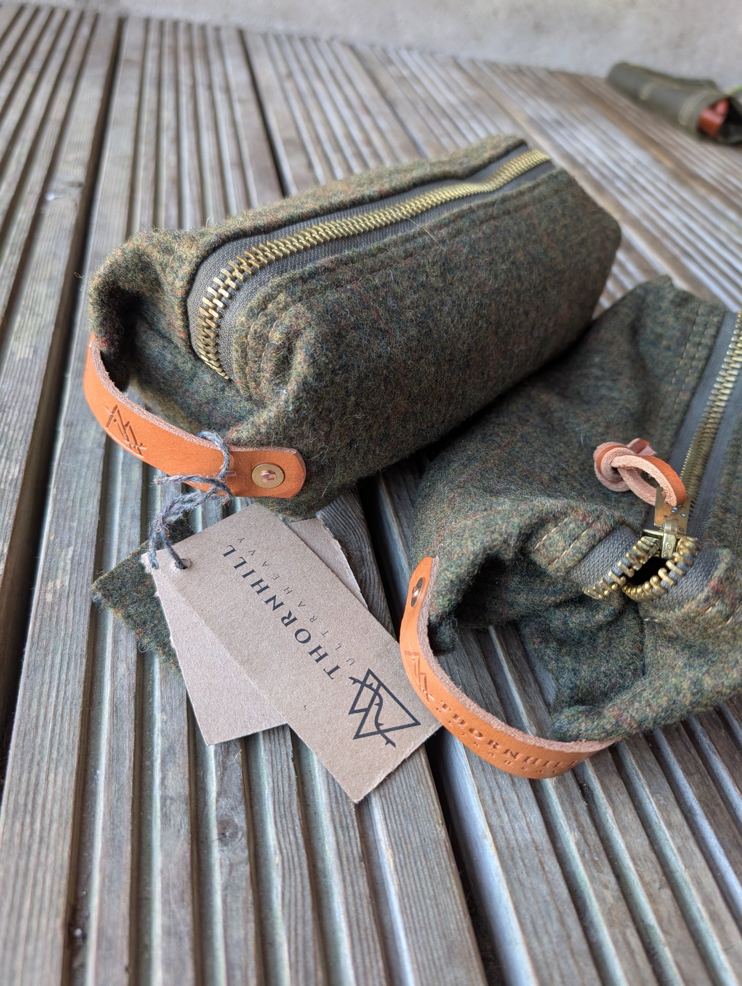 Wool 'n' wax  dopp bag, double-lined with vacu leather handles (Copy)