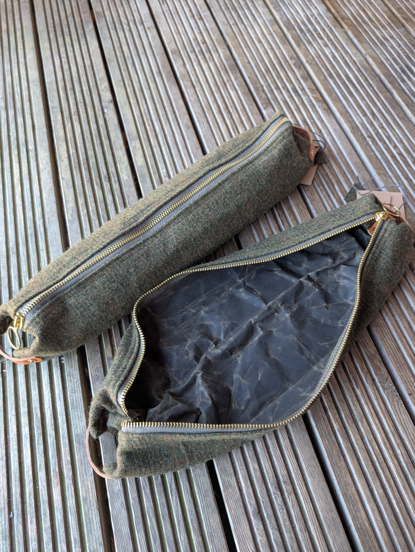 Wool 'n' wax skinny dopp bag, double-lined with vachetta leather handles