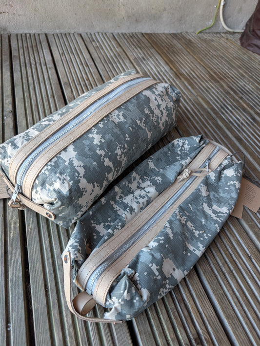 Digital camouflage large dopp bag, double-lined with leather handles and trim