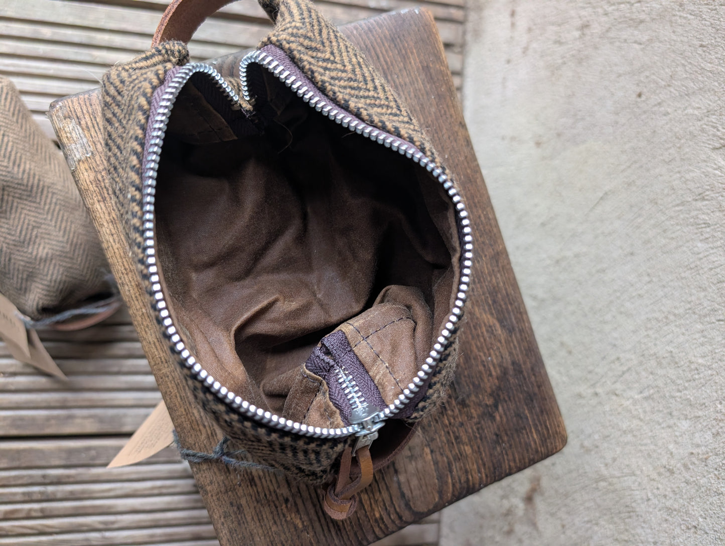 Sale Harris Tweed Wool 'n' wax  dopp bag, double-lined with leather handles