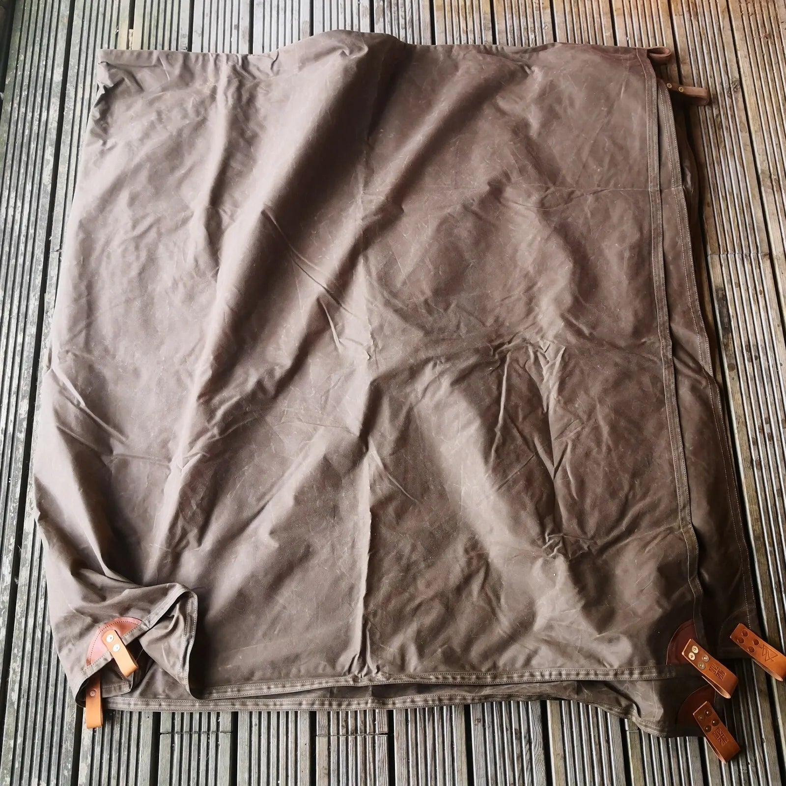 8' x 8' SIMPLE CLASSIC tarp, waxed canvas & leather tie outs 8' x 8' SIMPLE CLASSIC tarp, waxed canvas & leather tie outs