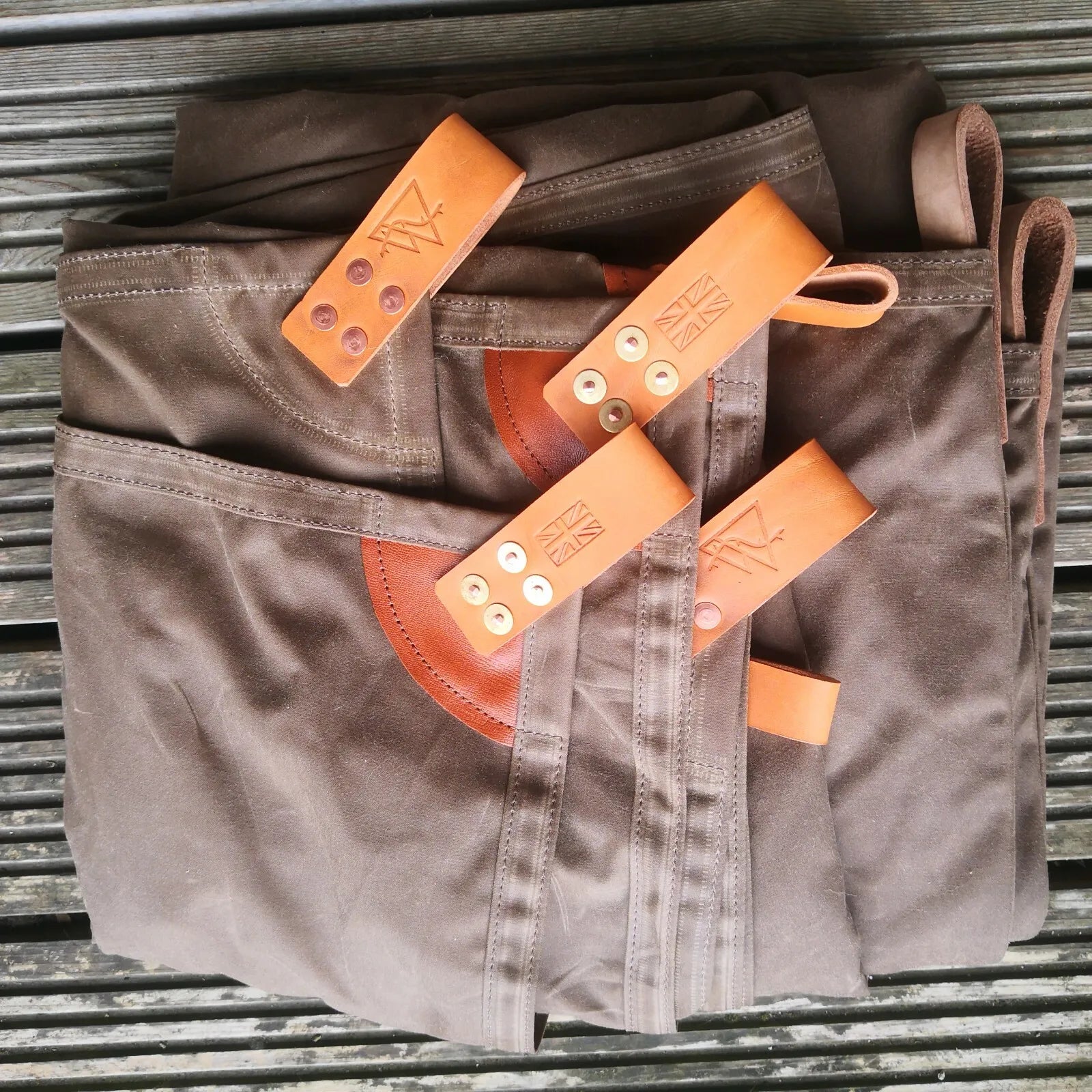 8' x 8' SIMPLE CLASSIC tarp, waxed canvas & leather tie outs 8' x 8' SIMPLE CLASSIC tarp, waxed canvas & leather tie outs